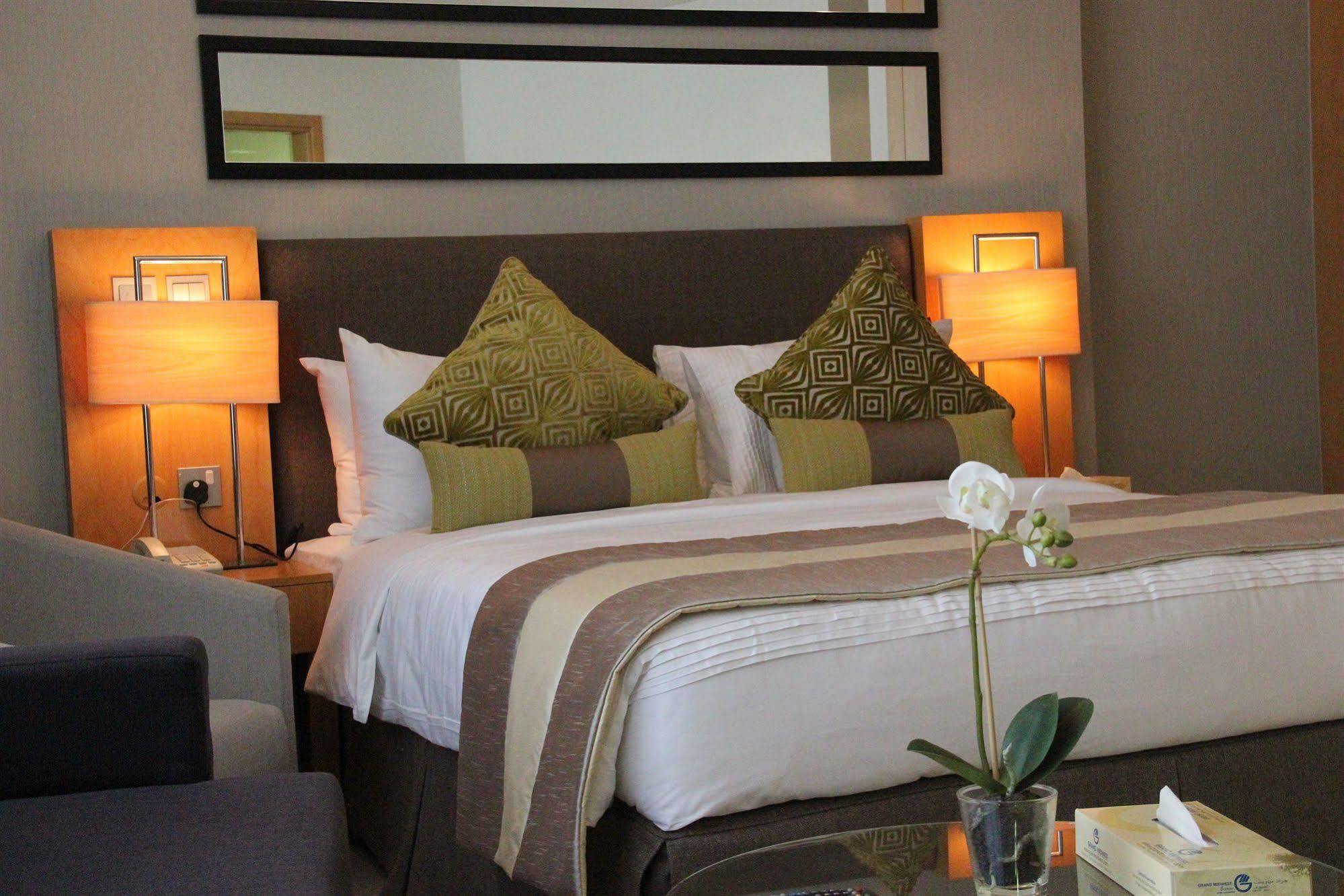Grand Heights Hotel Apartments Dubai Buitenkant foto